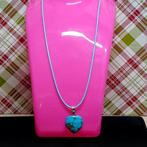 NWOT Fashion Necklace Blue Turquoise Patterned Heart Pendant Jewelry #29 - Picture 6 of 6